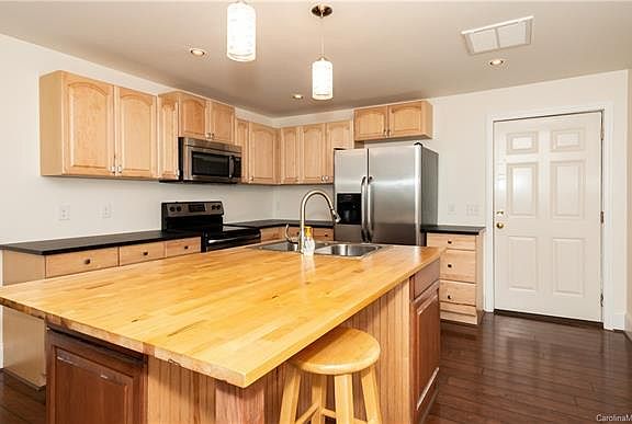 5th image of 7511 Gayle Ave