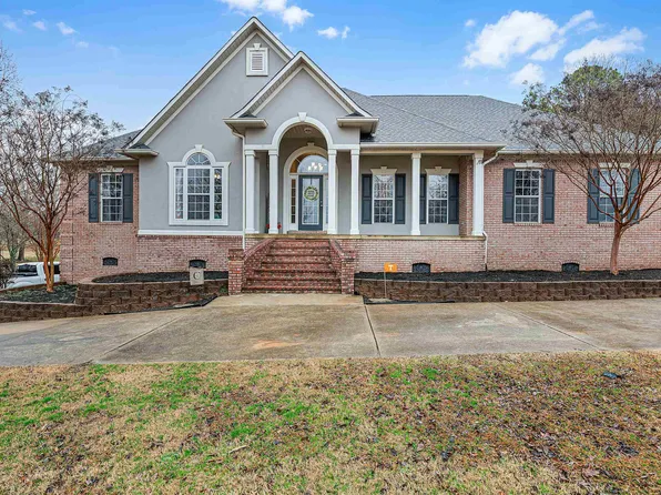 590 Pine Cone Dr, Lexington, TN 38351