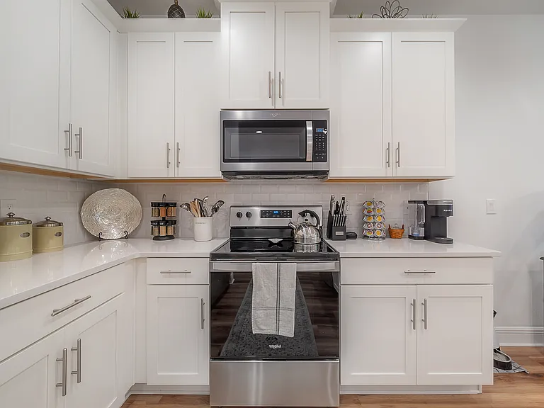1714 E Lambright St — Photo 14