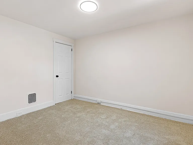 19 Denham Ave — Photo 7