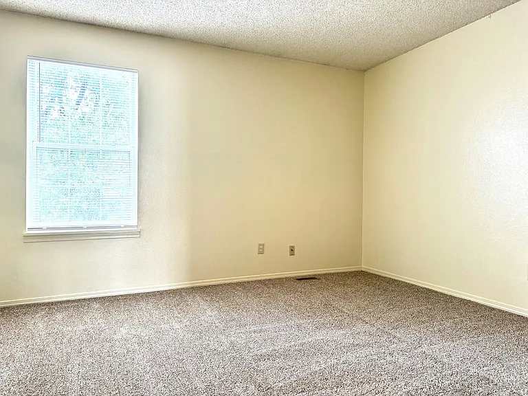 4108 Charleston Dr — Photo 18