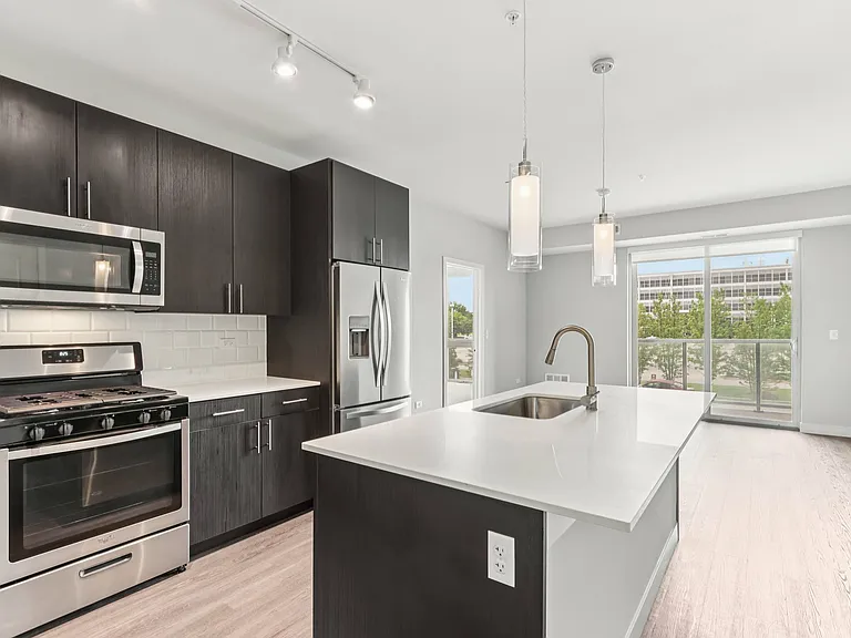 Woodview Apartments — Photo 23