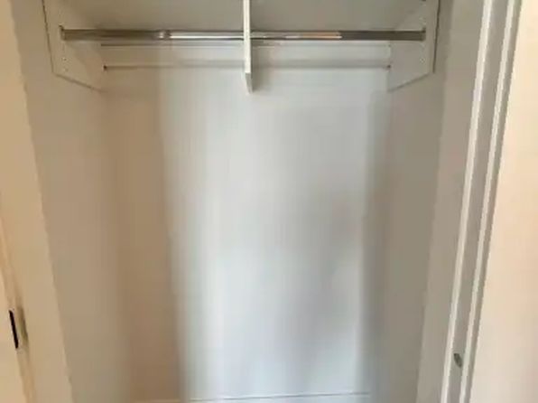 1 bedroom rental in Surrey — photo 11