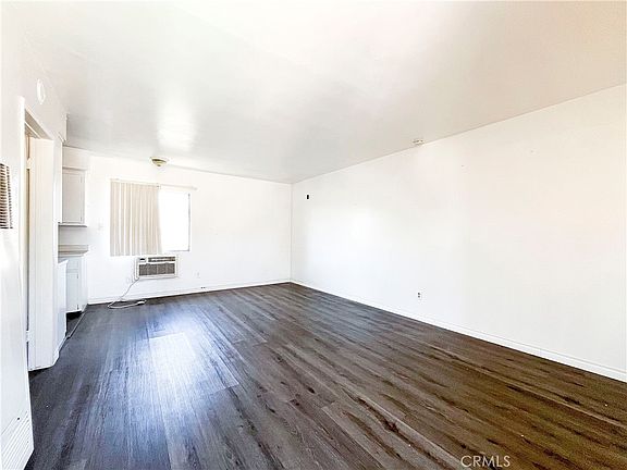 3rd image of 559 W Alpine St APT E