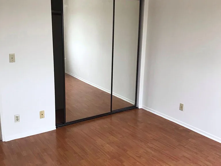 919 E Windsor Rd #6 — Photo 7