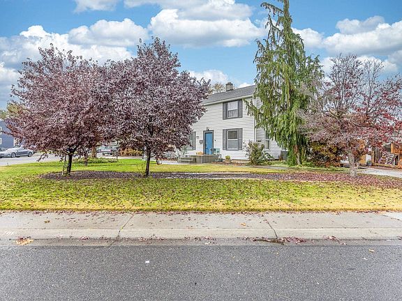 3rd image of 1101 Thayer Dr