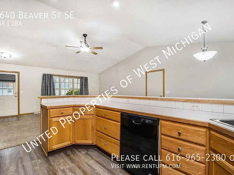 8640 Beaver St SE — Photo 12