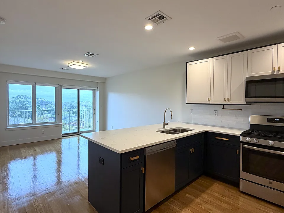 1704 Ocean Ave #6F