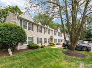 32 Hanover Sq, Middlesex, NJ 08846