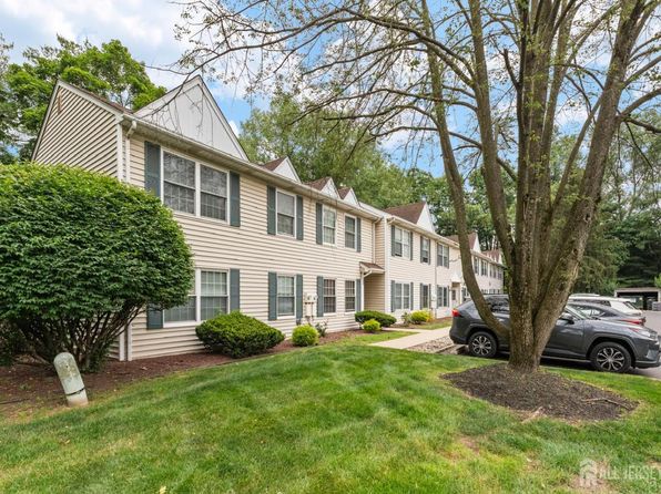 32 Hanover Sq