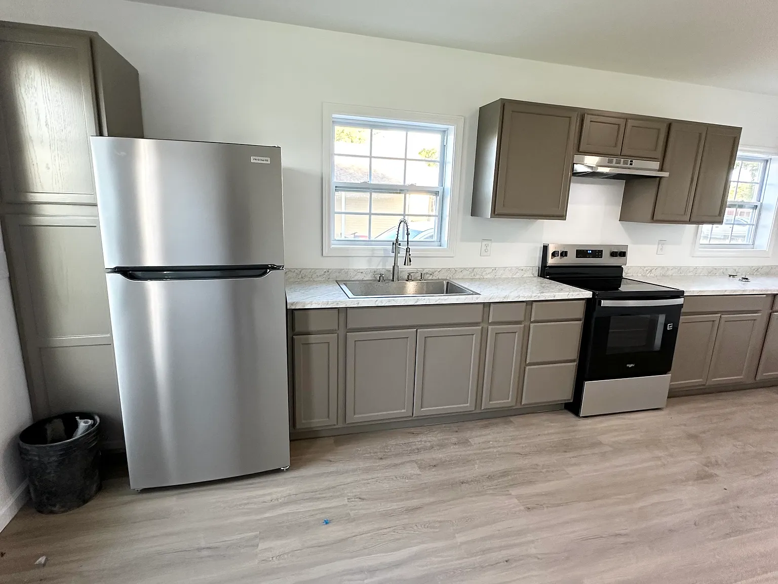 3 bed, 1200 sqft, $1,295 — Photo 2