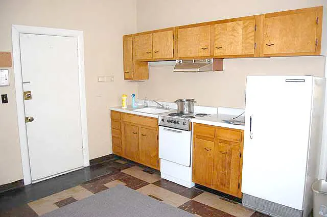 Studio, $1,100 — Photo 2