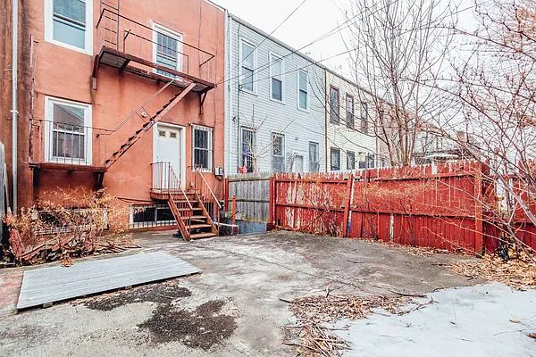 Rented by Nooklyn NYC LLC | media 16