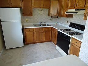 4th image of 126 Poplar St