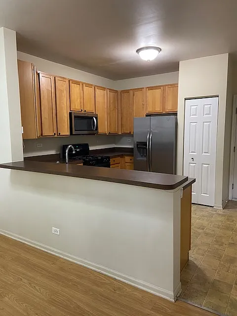 3 bed, 2.5 bath, 1472 sqft, $2,300 — Photo 2
