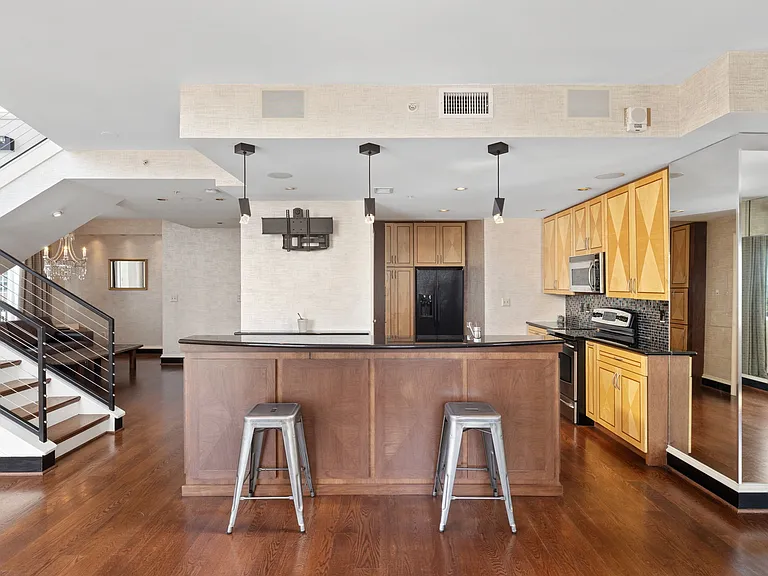 555 Church St #2300 — Photo 9
