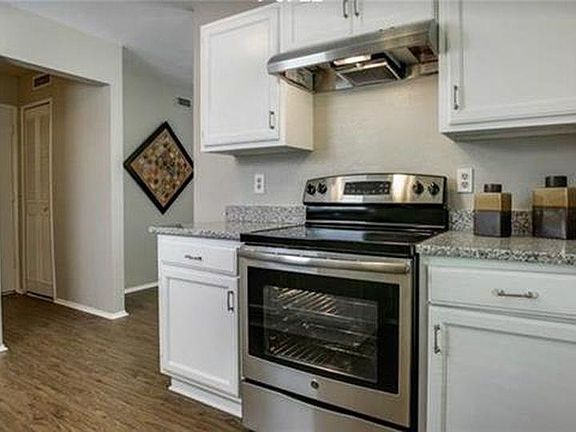 4th image of 3712 McKinley Dr