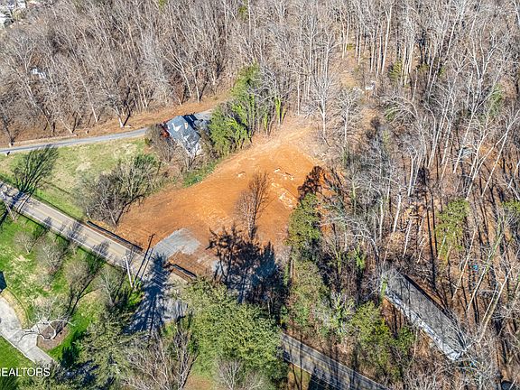 5th image of 4016 Guinn Rd