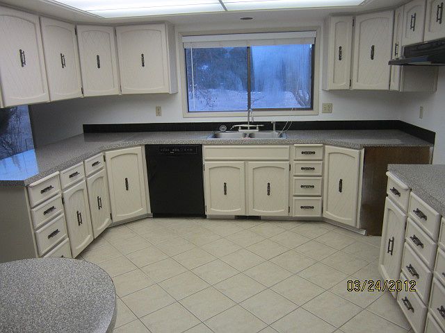 2nd image of 2496 Scott Rd
