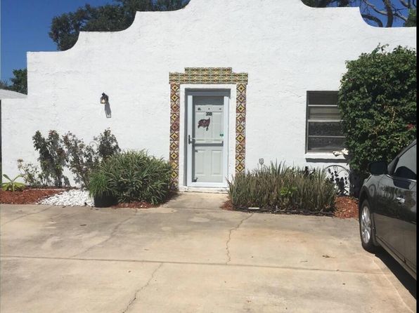 320 Pierce Ave