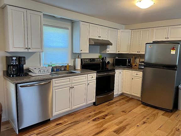 2nd image of 42 Washington Ave