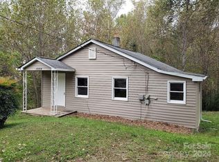 1359 15th Ave NE, Hickory, NC 28601