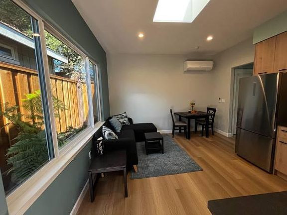 3rd image of 417A Manzanita St