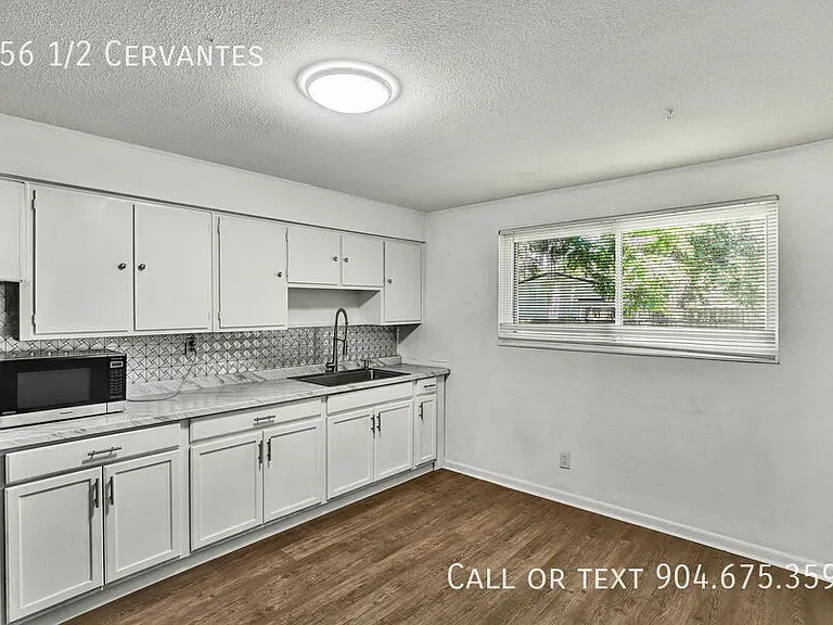 256 1/2 Cervantes Ave — Photo 9