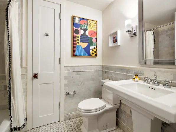 481 Washington Street 5N image 15 of 16