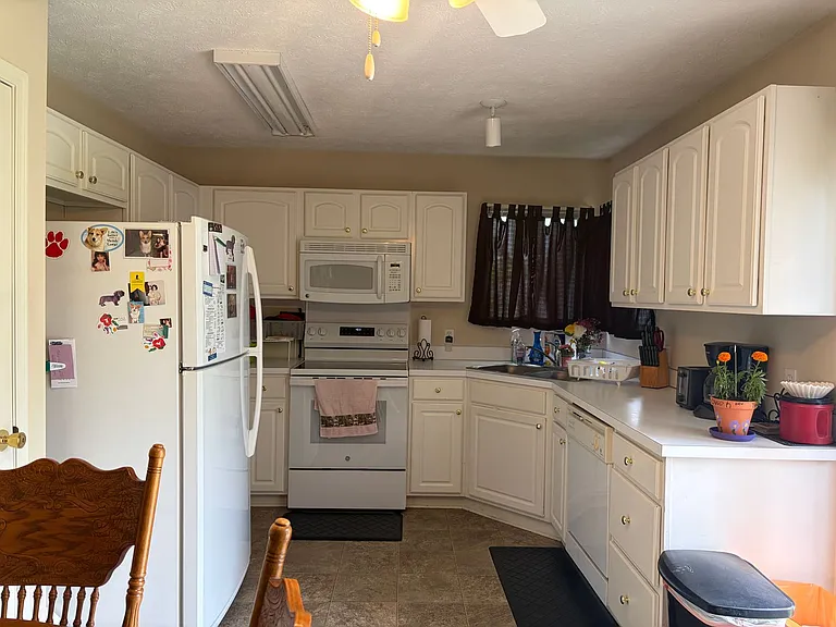 11709 S 27th St — Photo 3