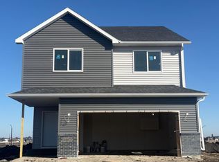 6860 S 32nd St S, Fargo, ND 58104