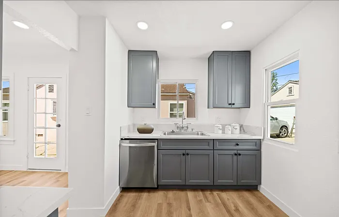 2925 W Shorb St — Photo 22