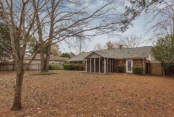 2nd image of 605 Chapelwood Dr