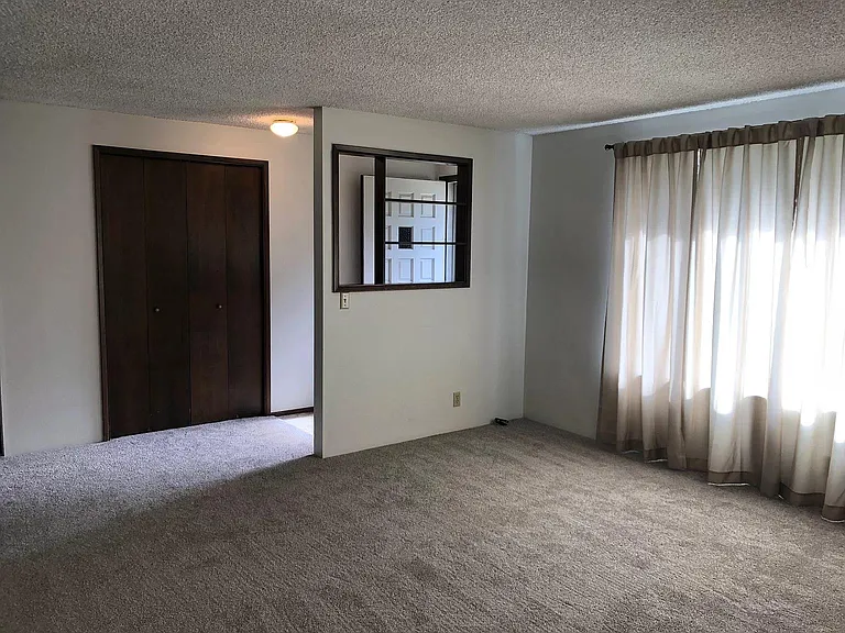 2106 Debra Dr — Photo 7