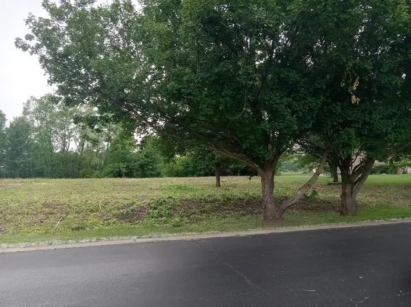 6867 Ellis Ave, Long Grove, IL 60047