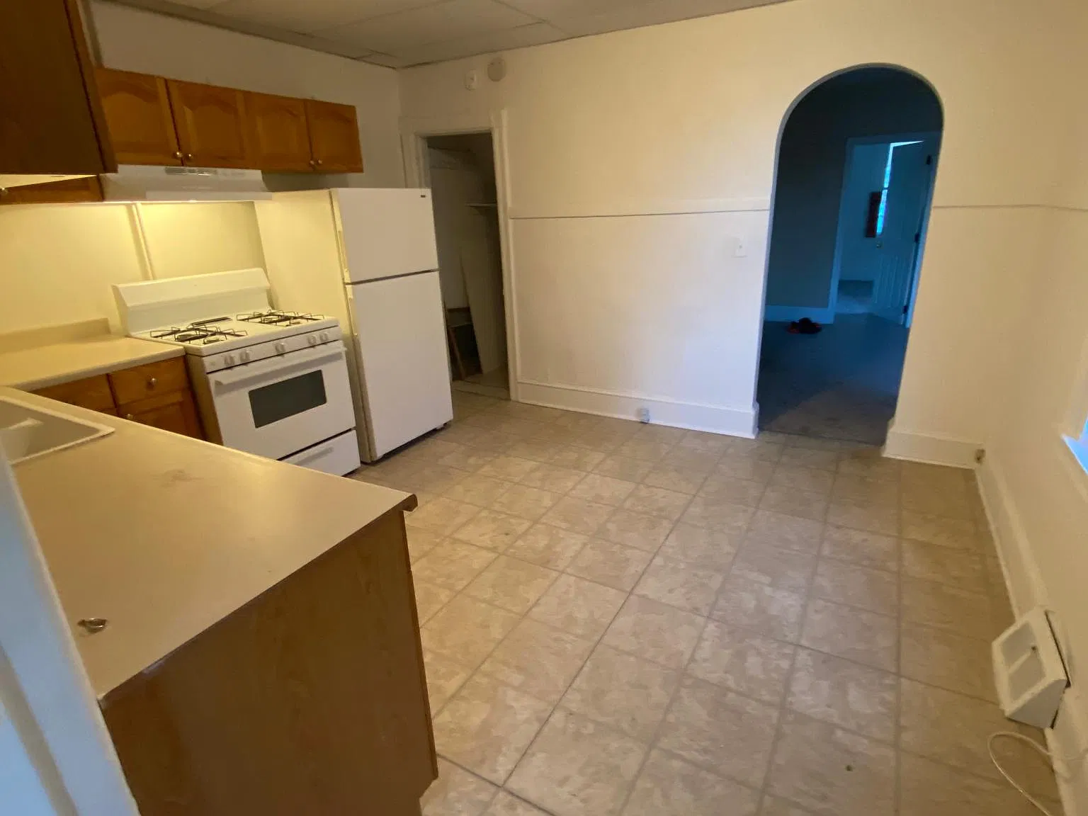 115 Longford Avenue — Photo 2