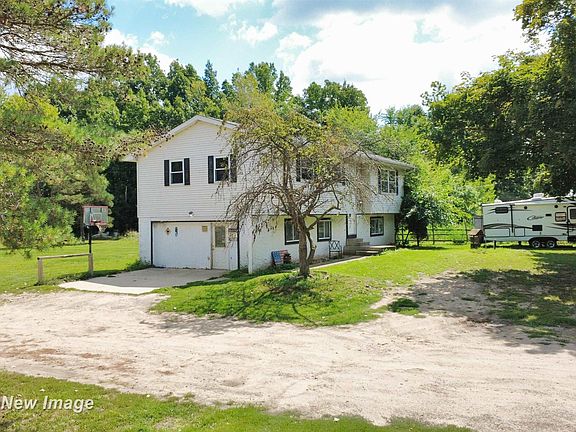 3rd image of 16807 Oakley Rd