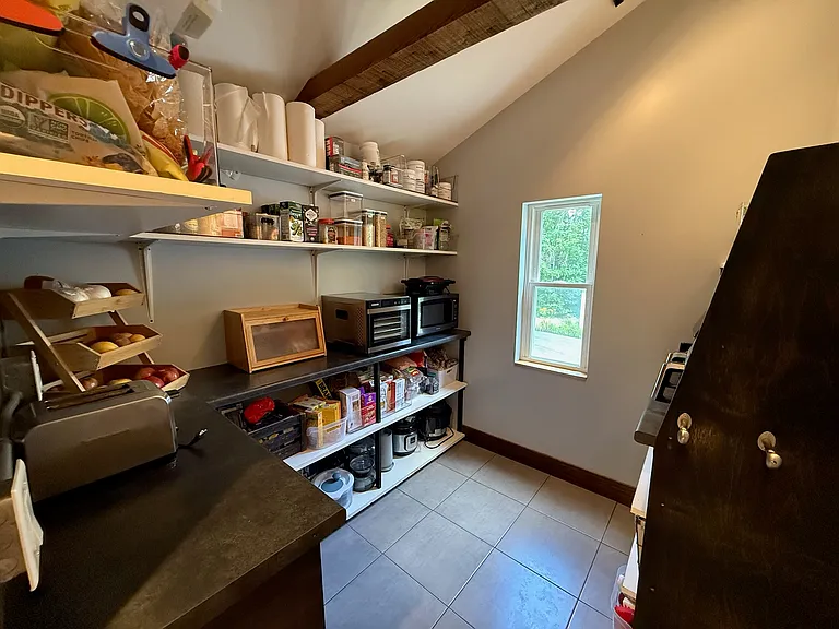41 Middle Rd — Photo 6