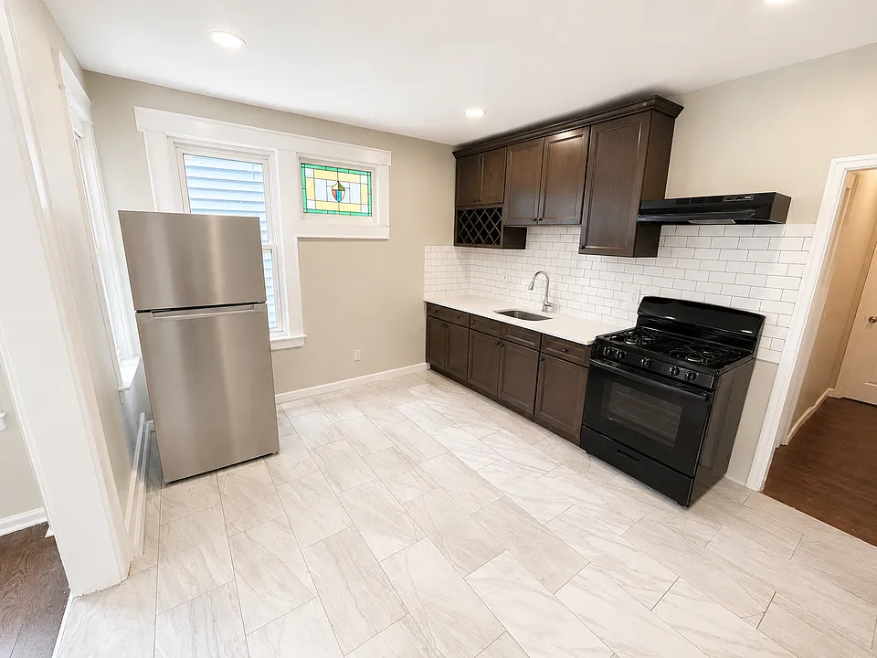 367-369 Chadwick Ave #1