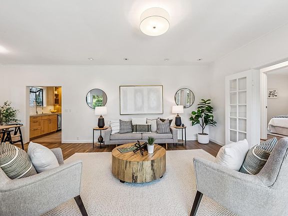 5th image of 215 Chapman Drive