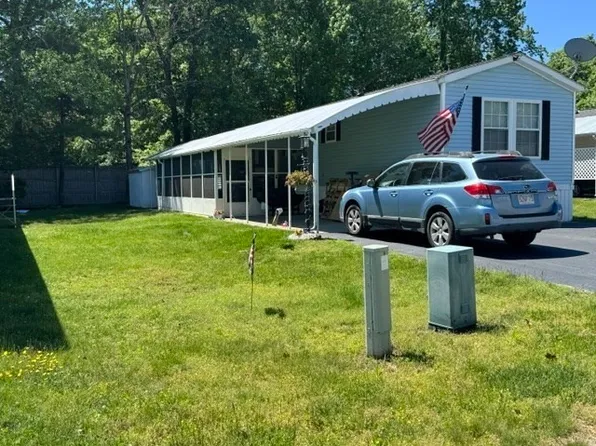 556 Central St #179, Leominster, MA 01453