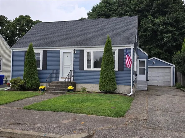 240 Clews St, Pawtucket, RI 02861