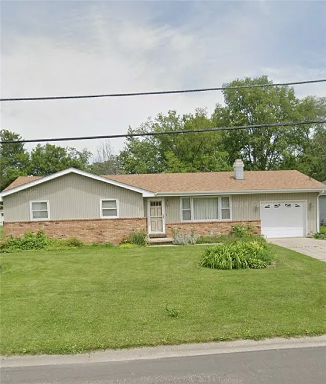 810 Kirk Dr photo 1