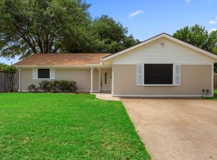 2927 Needles St, Euless, TX 76040