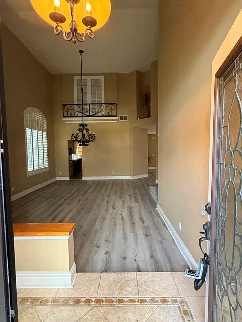 4 bed, 2800 sqft, $4,700 — Photo 2