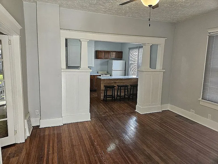 1027 Charleston St — Photo 17