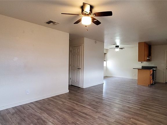 4th image of 3265 N Clark Street