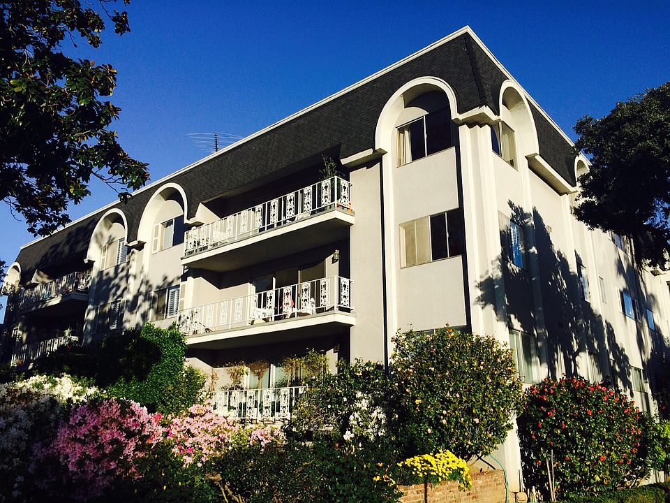 1st image of 404 San Vicente Blvd Unit 103