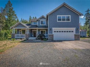 8950 Robinswood Ln, Maple Falls, WA 98266