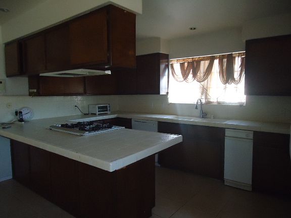 2nd image of 1302 W 223rd St